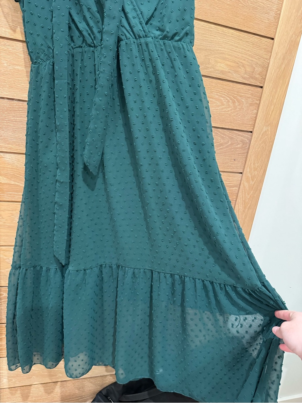 Green Textured Flutter-Sleeve Midi Dress - Picture 3 of 5